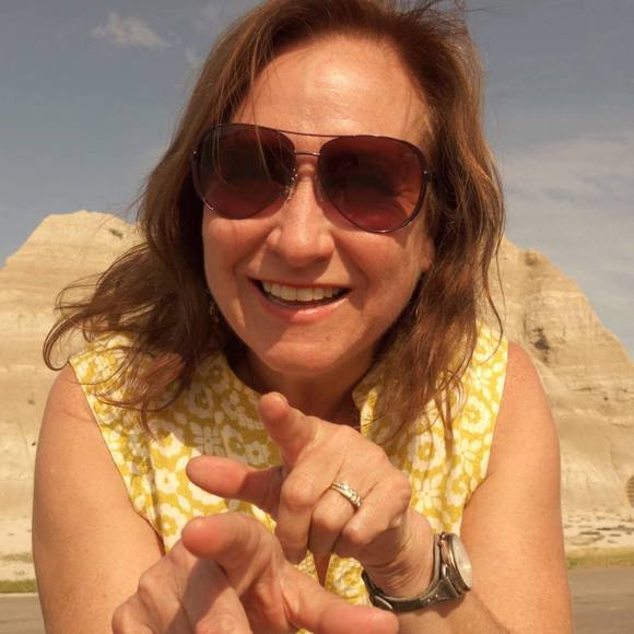 Meet your Posher, Beth - Picture 1 of 1